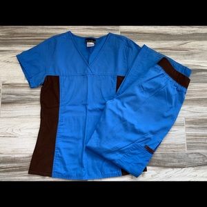 Women’s Cherokee flexibles scrub top and pants